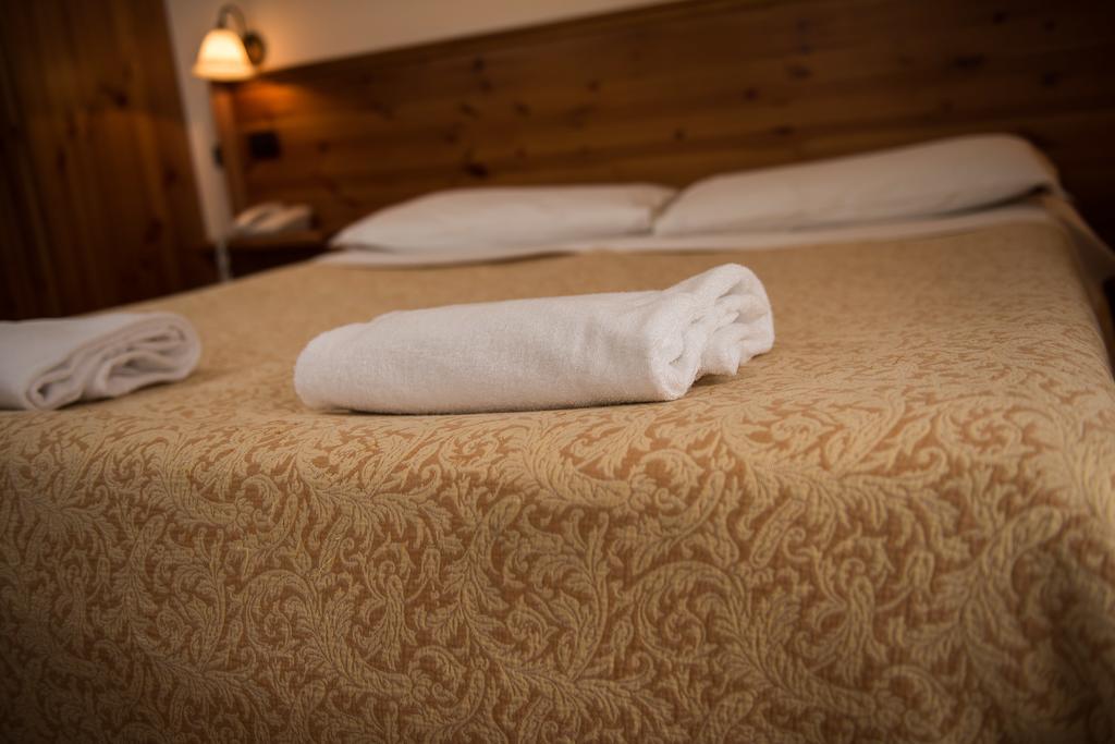 Albergo Meuble Vecchio Scarpone Baceno Quarto foto